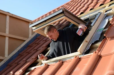 Pose de fenêtres de toit Velux à Tombebœuf